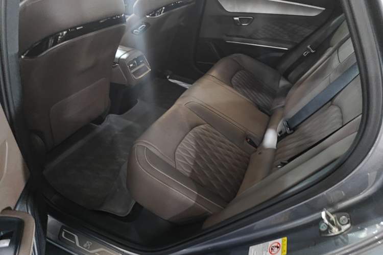 Used BYD Han 2024 DM-i Glory Edition 121KM Elite Model Left Rear Seat