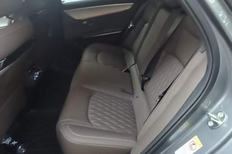 Used BYD Han 2024 EV Glory Edition 506KM Front-Wheel-Drive Premium Model Left Rear Seat