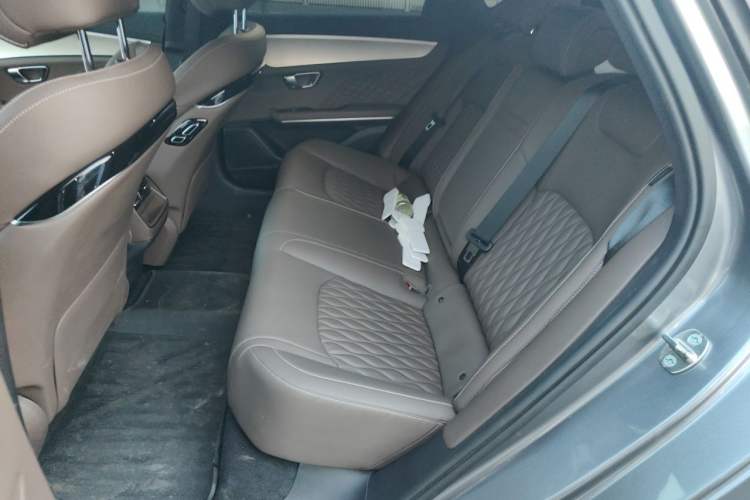 Used BYD Han 2024 DM-i Glory Edition 121KM Elite Model Left Rear Seat