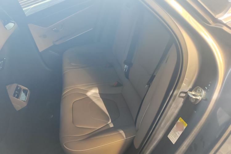 Used BYD Han 2024 EV Glory Edition 610 km All-Wheel Drive "Tian Shen Zhi Jia" Intelligent Driving Model Left Rear Seat