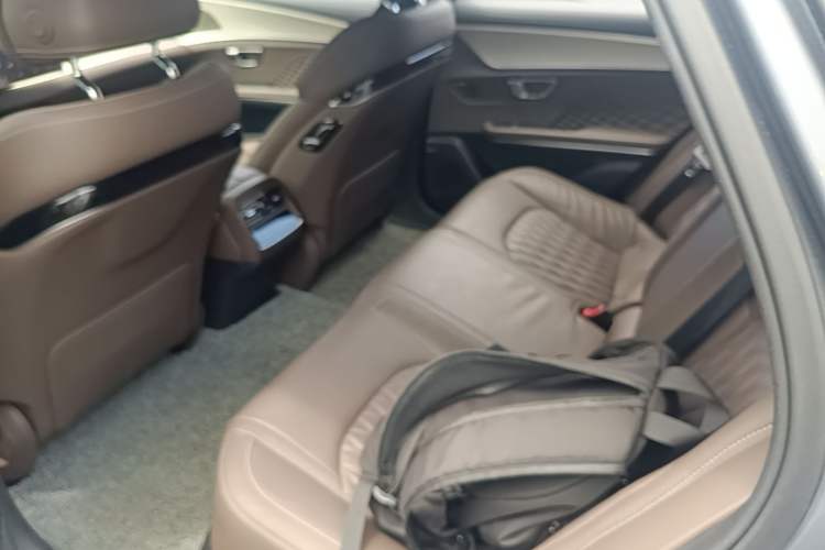 Used BYD Han 2024 EV Glory Edition 605KM Front-Wheel-Drive Premium Model Left Rear Seat