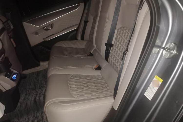 Used BYD Han 2024 EV Glory Edition 715KM Front-Wheel-Drive Flagship Model Left Rear Seat