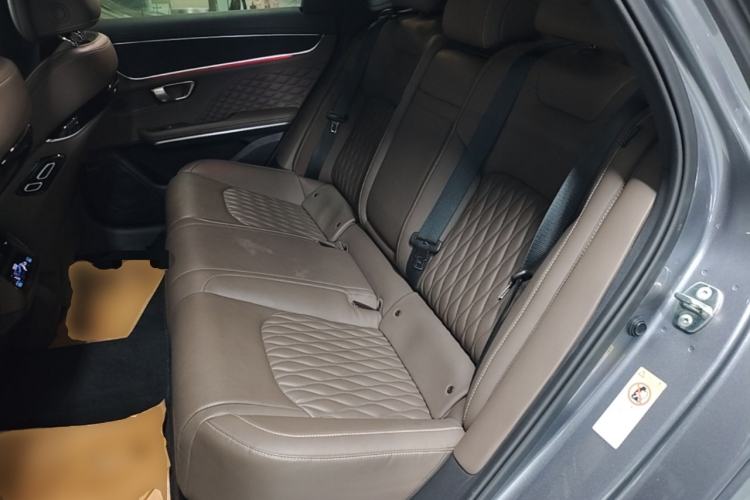 Used BYD Han 2024 DM-i Glory Edition 121KM Prestige Model Left Rear Seat