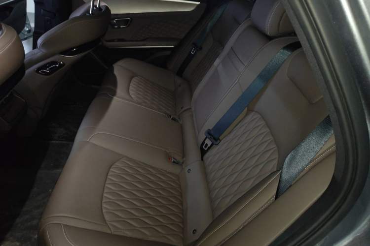 Used BYD Han 2024 DM-i Glory Edition 121KM Elite Model Left Rear Seat
