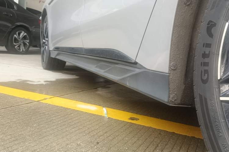 Used BYD Han 2024 EV Glory Edition 506KM Front-Wheel-Drive Premium Model Left Side Sill