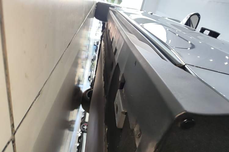Used BYD Han 2024 EV Glory Edition 610 km All-Wheel Drive "Tian Shen Zhi Jia" Intelligent Driving Model Left Side Sill