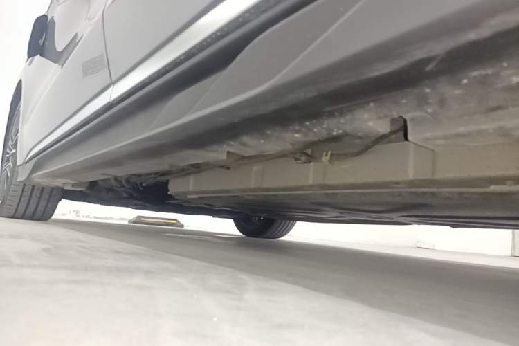 Used BYD Han 2024 DM-i Glory Edition 121KM Premium Model Left Side Sill