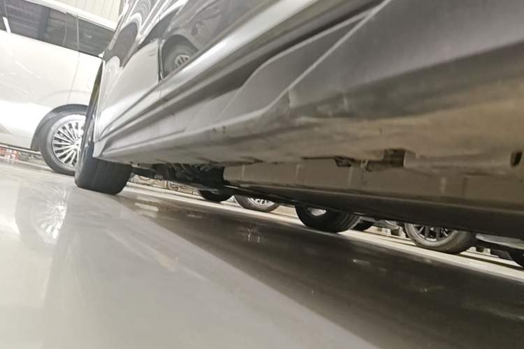 Used BYD Han 2024 DM-i Glory Edition 121KM Elite Model Left Side Sill