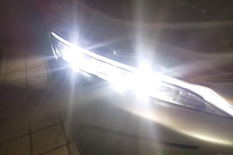 Used BYD Han 2024 EV Glory Edition 715KM Front-Wheel-Drive Flagship Model Right Front Headlight