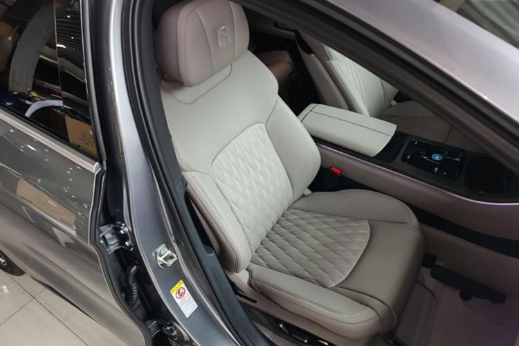 Used BYD Han 2024 DM-i Glory Edition 121KM Premium Model Right Front Seat