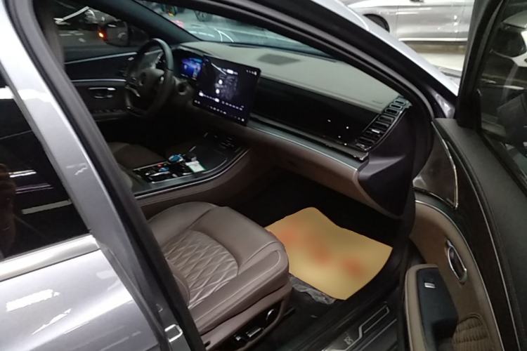 Used BYD Han 2024 DM-i Glory Edition 121KM Premium Model Right Front Seat