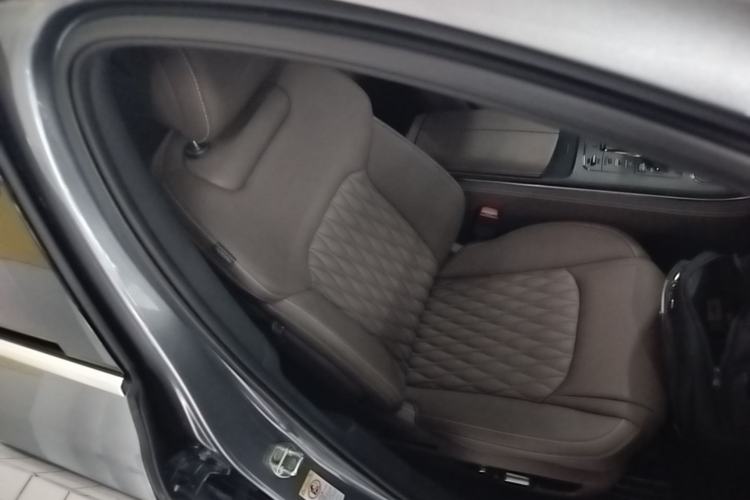 Used BYD Han 2024 DM-i Glory Edition 121KM Elite Model Right Front Seat