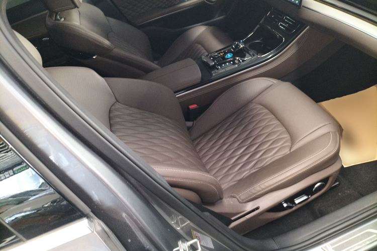 Used BYD Han 2024 EV Glory Edition 605KM Front-Wheel-Drive Premium Model Right Front Seat