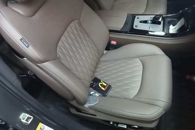 Used BYD Han 2024 EV Glory Edition 506KM Front-Wheel-Drive Premium Model Right Front Seat