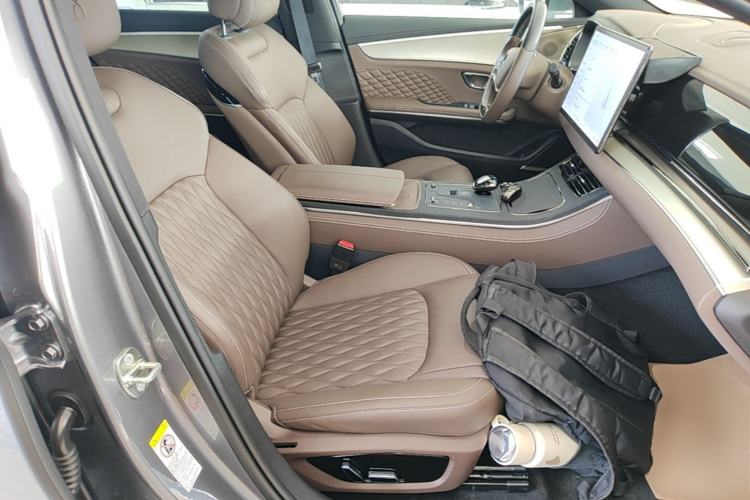 Used BYD Han 2024 DM-i Glory Edition 121KM Elite Model Right Front Seat