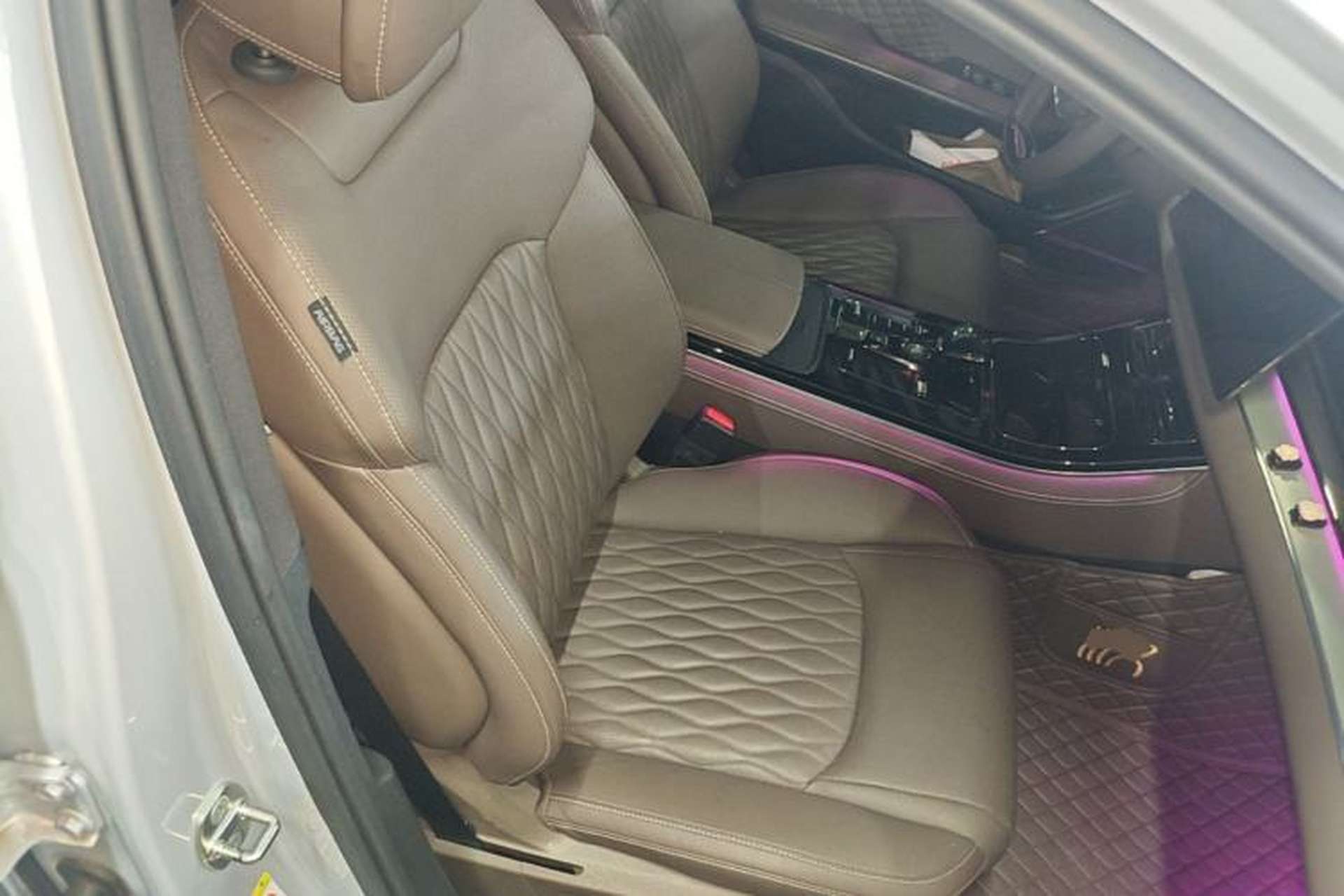 Used BYD Han 2024 EV Glory Edition 506KM Front-Wheel-Drive Premium Model Right Front Seat