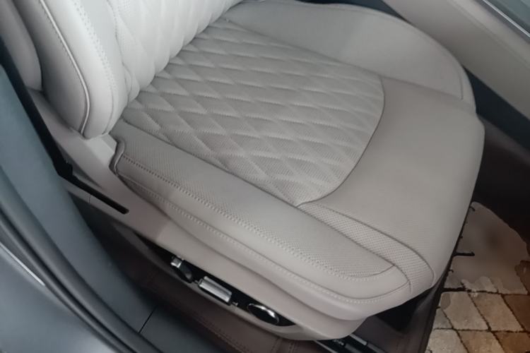 Used BYD Han 2024 DM-i Glory Edition 121KM Premium Model Right Front Seat