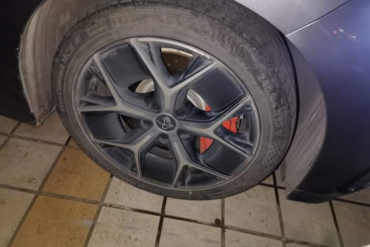 Used BYD Han 2024 EV Glory Edition 715KM Front-Wheel-Drive Flagship Model Right Front Wheel Hub