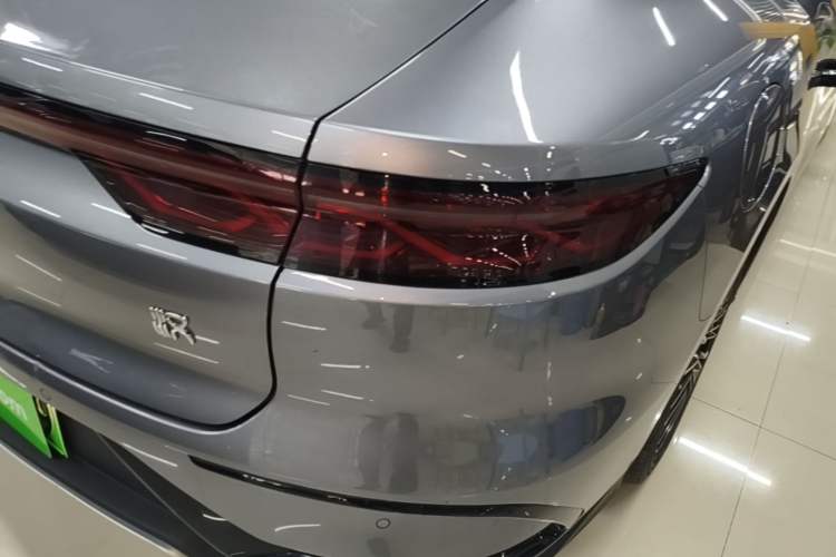 Used BYD Han 2024 EV Glory Edition 506KM Front-Wheel-Drive Premium Model Right Rear Taillight