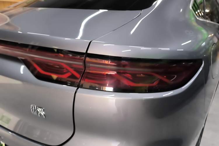 Used BYD Han 2024 DM-i Glory Edition 121KM Prestige Model Right Rear Taillight