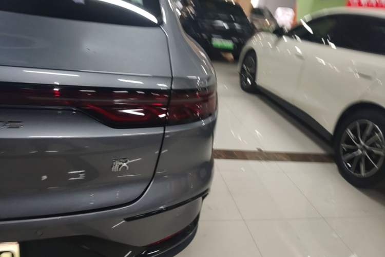 Used BYD Han 2024 DM-i Glory Edition 121KM Elite Model Right Rear Taillight