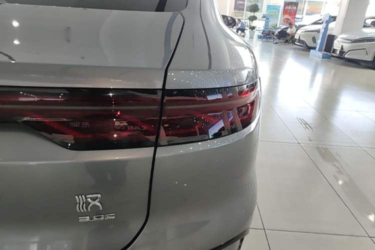 Used BYD Han 2024 EV Glory Edition 610 km All-Wheel Drive "Tian Shen Zhi Jia" Intelligent Driving Model Right Rear Taillight