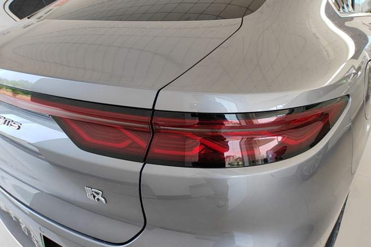 Used BYD Han 2024 DM-i Glory Edition 121KM Elite Model Right Rear Taillight