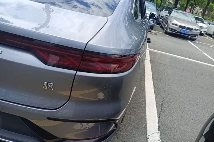 Used BYD Han 2024 EV Glory Edition 605KM Front-Wheel-Drive Premium Model Right Rear Taillight