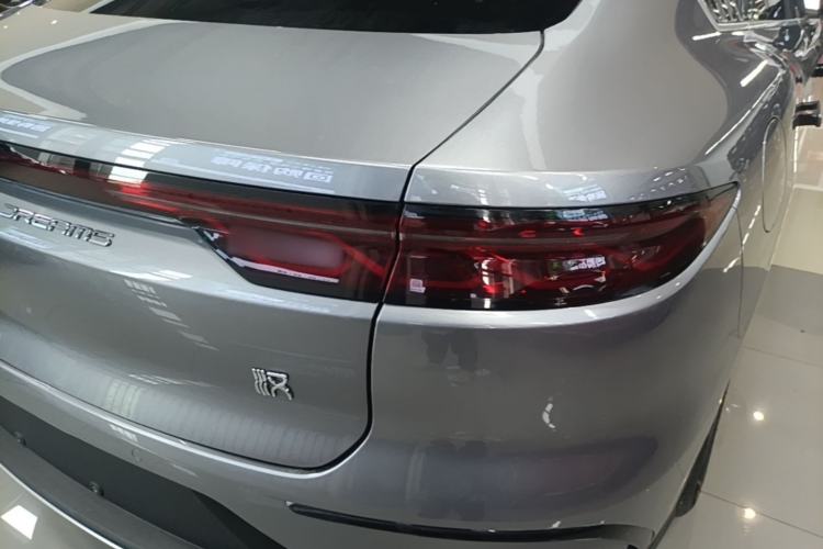 Used BYD Han 2024 DM-i Glory Edition 121KM Prestige Model Right Rear Taillight