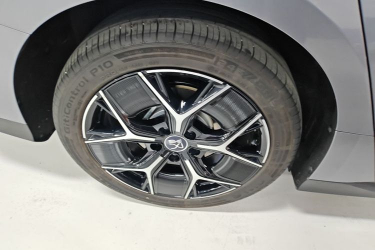 Used BYD Han 2024 EV Glory Edition 605KM Front-Wheel-Drive Premium Model Right Rear Wheel Hub