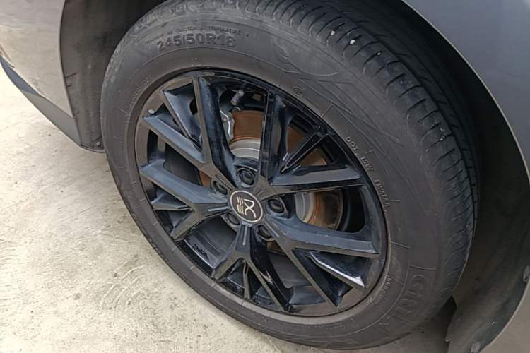 Used BYD Han 2024 DM-i Glory Edition 121KM Prestige Model Right Rear Wheel Hub
