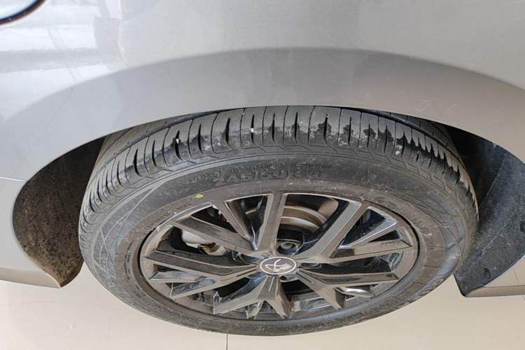 Used BYD Han 2024 DM-i Glory Edition 121KM Elite Model Right Rear Wheel Hub