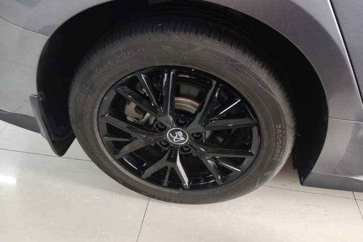 Used BYD Han 2024 DM-i Glory Edition 121KM Prestige Model Right Rear Wheel Hub