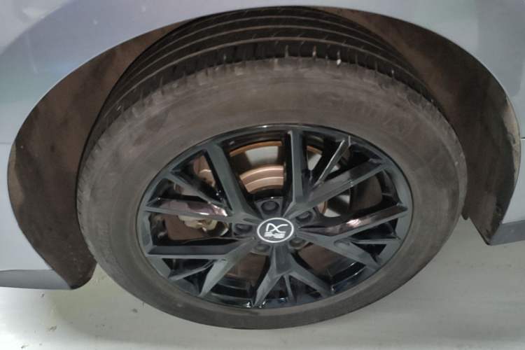 Used BYD Han 2024 DM-i Glory Edition 121KM Elite Model Right Rear Wheel Hub