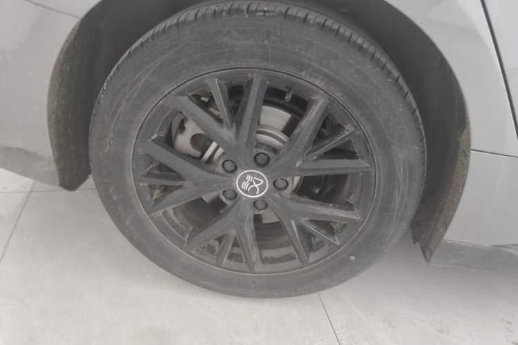 Used BYD Han 2024 DM-i Glory Edition 121KM Elite Model Right Rear Wheel Hub
