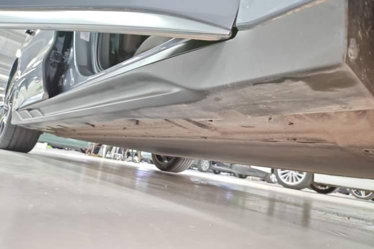 Used BYD Han 2024 EV Glory Edition 605KM Front-Wheel-Drive Premium Model Right Side Sill