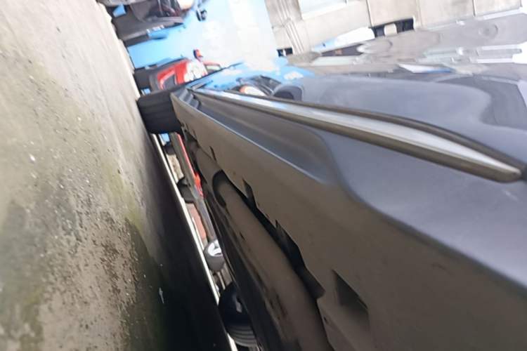 Used BYD Han 2024 DM-i Glory Edition 121KM Prestige Model Right Side Sill