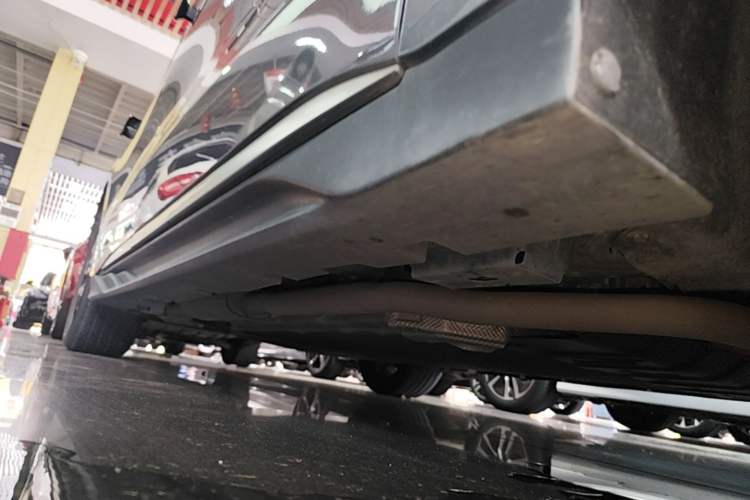 Used BYD Han 2024 DM-i Glory Edition 121KM Prestige Model Right Side Sill
