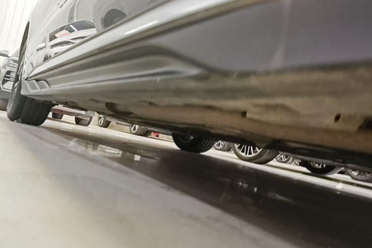 Used BYD Han 2024 DM-i Glory Edition 121KM Elite Model Right Side Sill