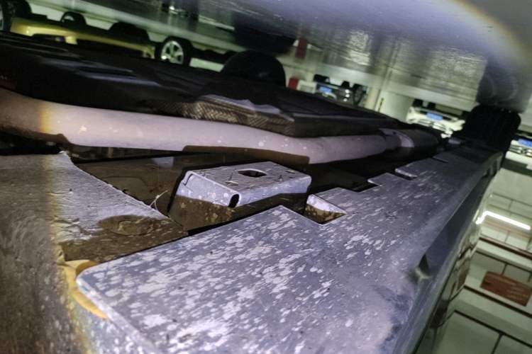 Used BYD Han 2024 DM-i Glory Edition 121KM Elite Model Right Side Sill