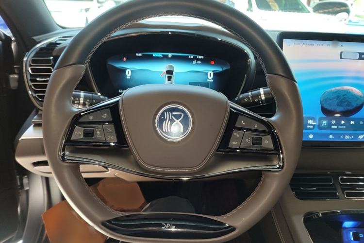 Used BYD Han 2024 DM-i Glory Edition 121KM Elite Model Steering Wheel