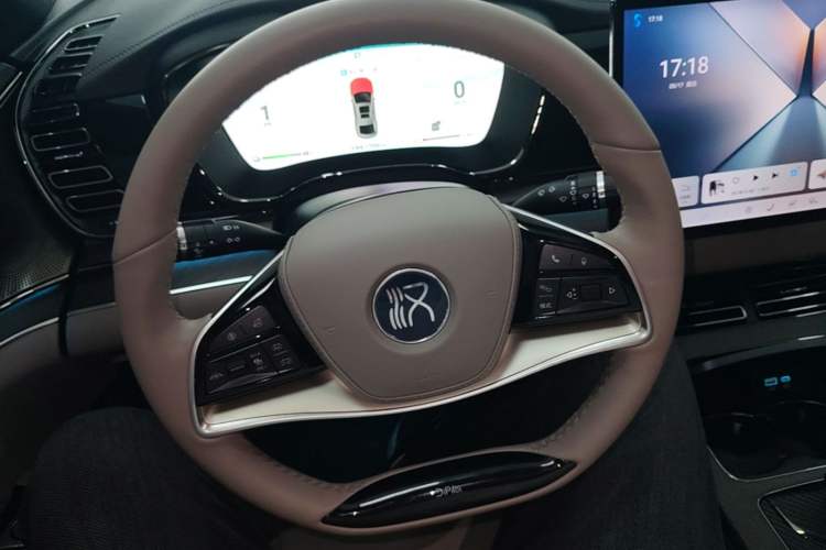 Used BYD Han 2024 DM-i Glory Edition 121KM Premium Model Steering Wheel