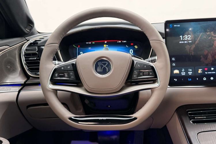 Used BYD Han 2024 EV Glory Edition 610 km All-Wheel Drive "Tian Shen Zhi Jia" Intelligent Driving Model Steering Wheel