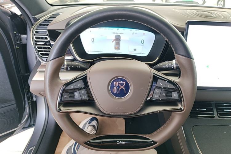 Used BYD Han 2024 DM-i Glory Edition 121KM Elite Model Steering Wheel
