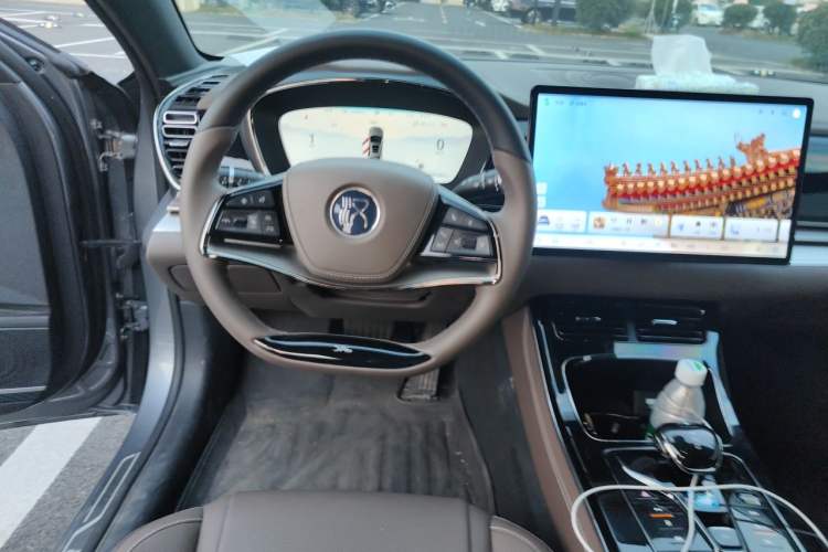 Used BYD Han 2024 DM-i Glory Edition 121KM Elite Model Steering Wheel