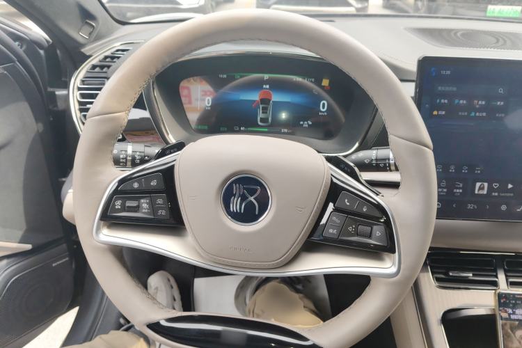 Used BYD Han 2024 EV Glory Edition 610 km All-Wheel Drive "Tian Shen Zhi Jia" Intelligent Driving Model Steering Wheel