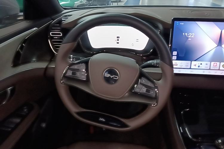 Used BYD Han 2024 DM-i Glory Edition 121KM Elite Model Steering Wheel