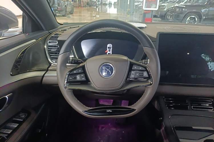 Used BYD Han 2024 DM-i Glory Edition 121KM Prestige Model Steering Wheel