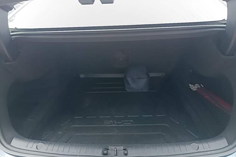 Used BYD Han 2024 DM-i Glory Edition 121KM Prestige Model Trunk