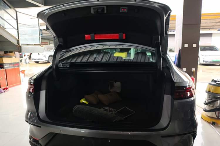 Used BYD Han 2024 DM-i Glory Edition 121KM Premium Model Trunk